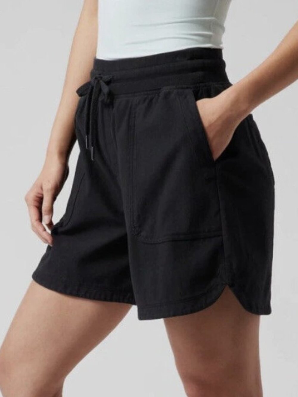Athleta Farallon Midi Short Black - Large